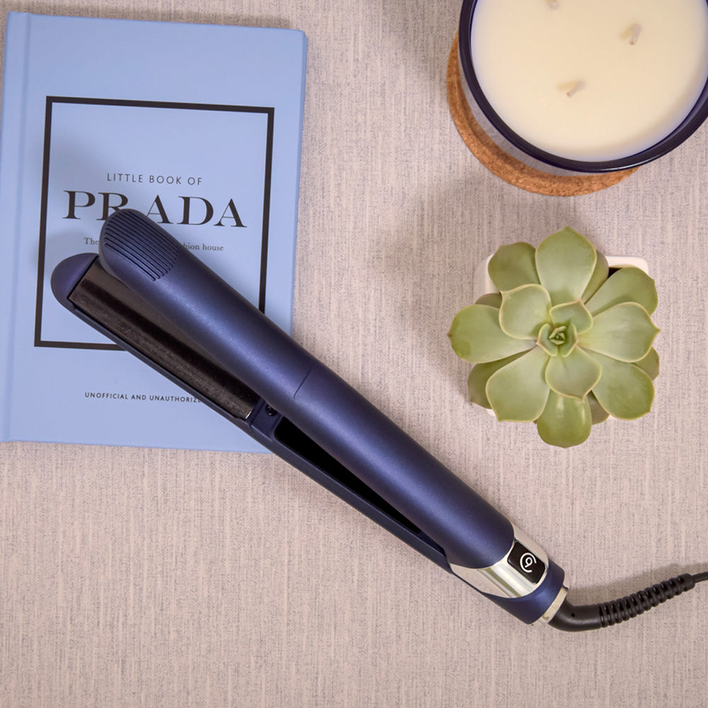 The 2-In-1 Contouring Iron