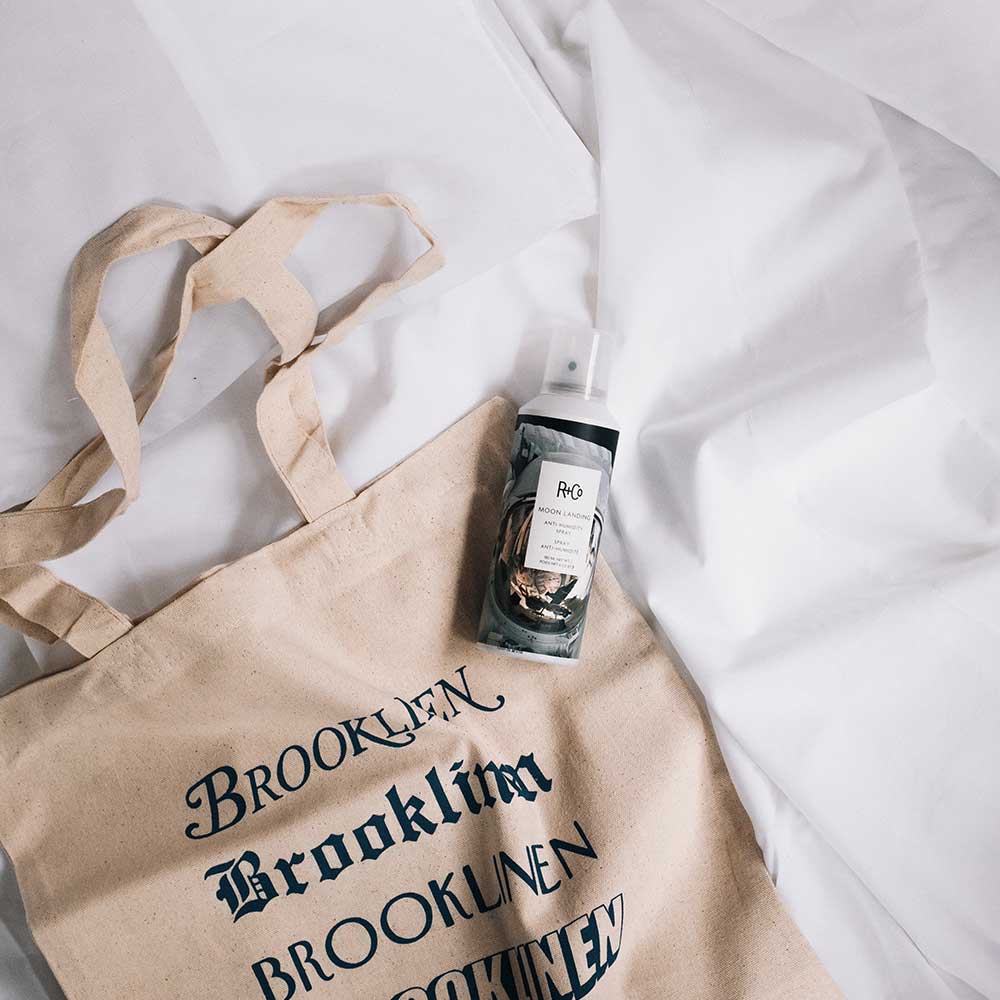 MOON LANDING Anti-Humidity Spray Travel Size 61ml
