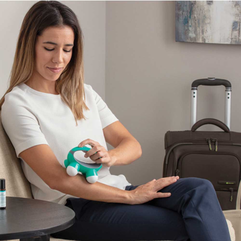 Quatro Mini Handheld Massager